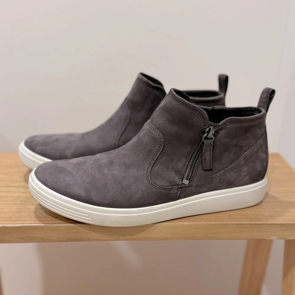 ECCO Side Zip Women’s  40 Charcoal Gray Nubuck Leather